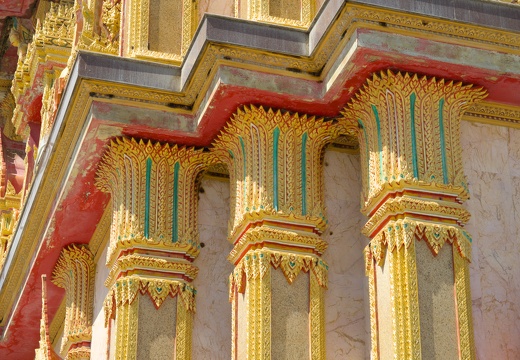 Corner pillars