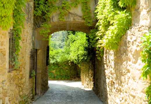  Green archway