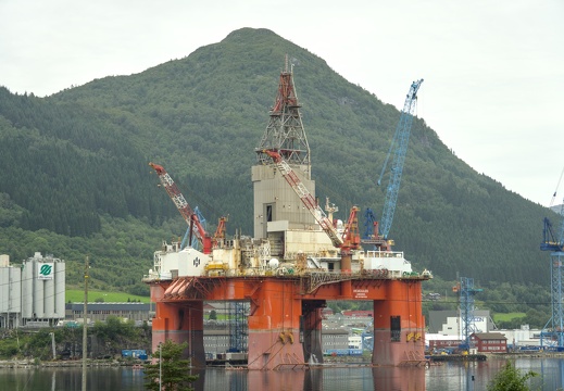 Heavy Hercules from afar