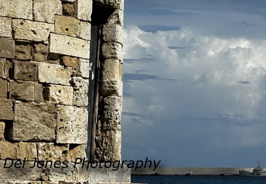 Get in the doorway before the rain comes!