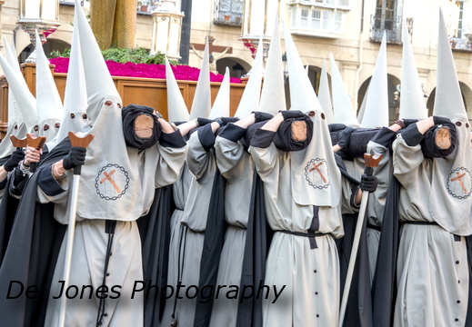  White penitents on the march