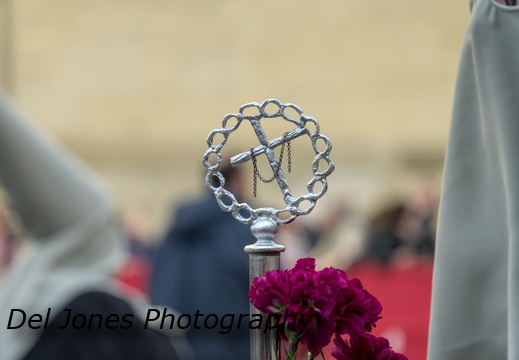 A cross in in circle
