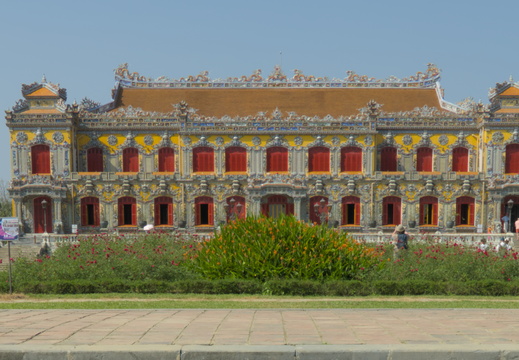 The long palace