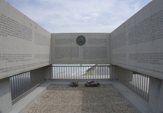  Omaha Beach memorial