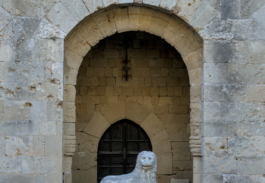 Lion and the arch