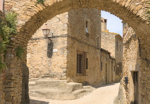  Archway home