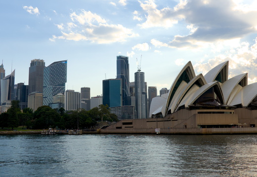 Half warm, half cold. That Opera House!