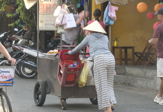 Pushing tin