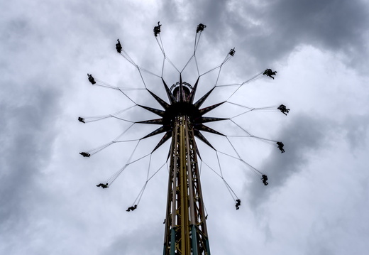 Six Flags flying chairs